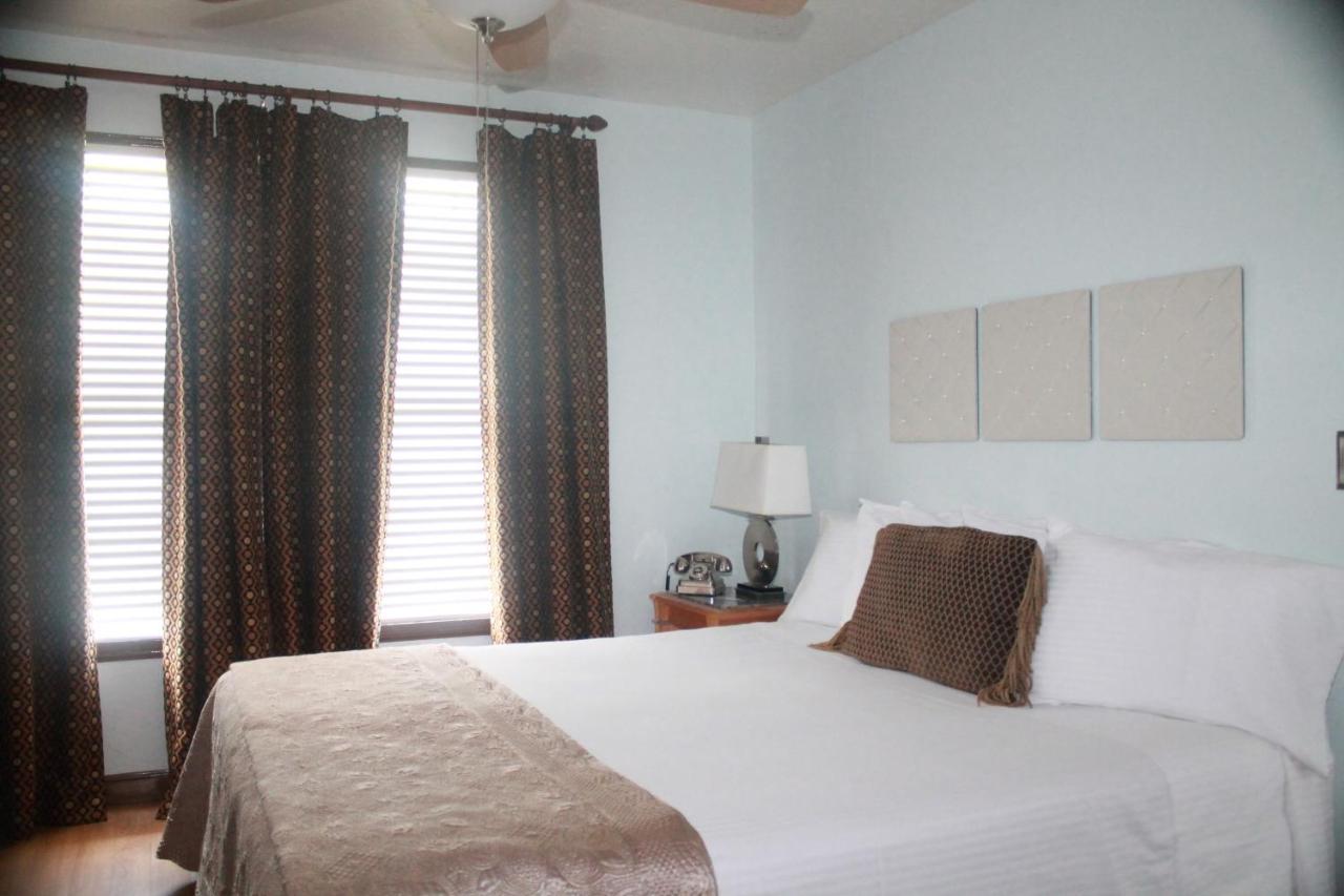 King Room at Boulder Dam Hotel