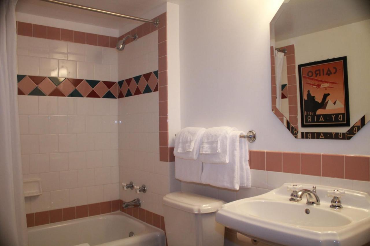 King Room at Boulder Dam Hotel