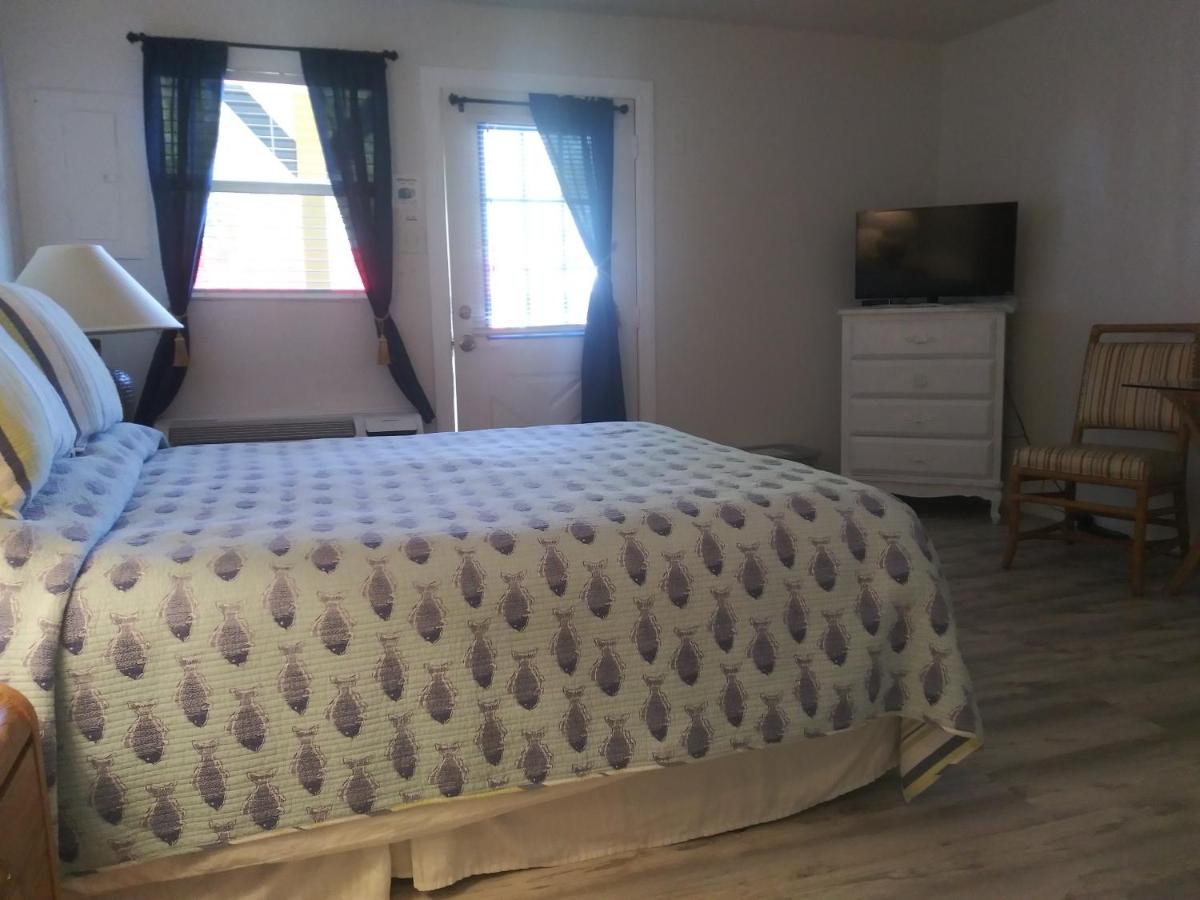 Standard Queen Room at Bridgewater Inn