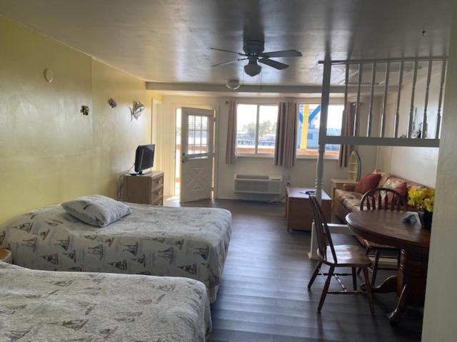 Suite with River View at Bridgewater Inn