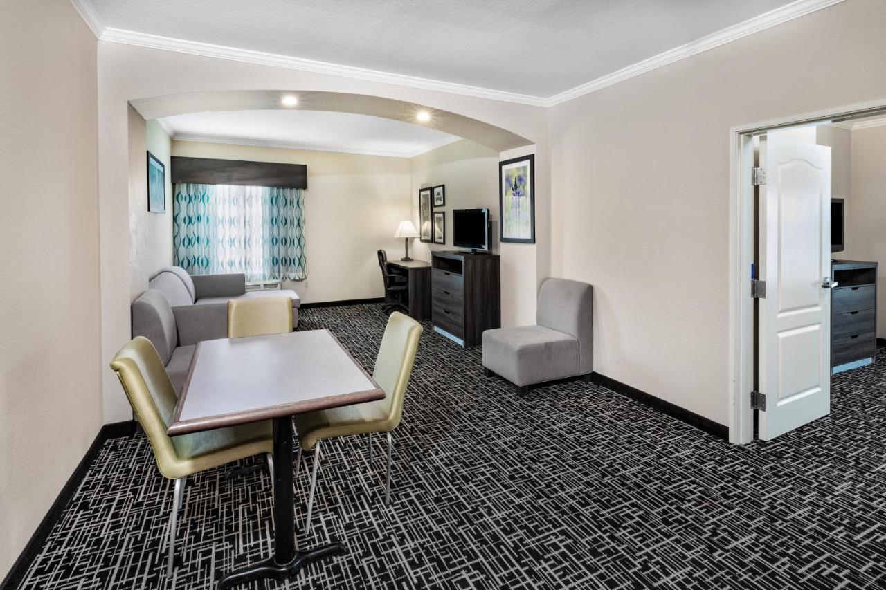 Deluxe Family Suite - Non-Smoking at La Quinta Inn & Suites by Wyndham Garland Harbor Point