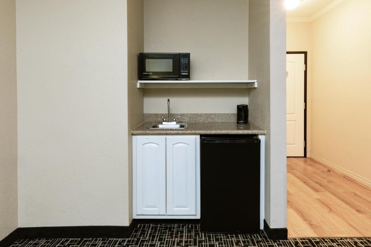 Deluxe Family Suite - Non-Smoking at La Quinta Inn & Suites by Wyndham Garland Harbor Point