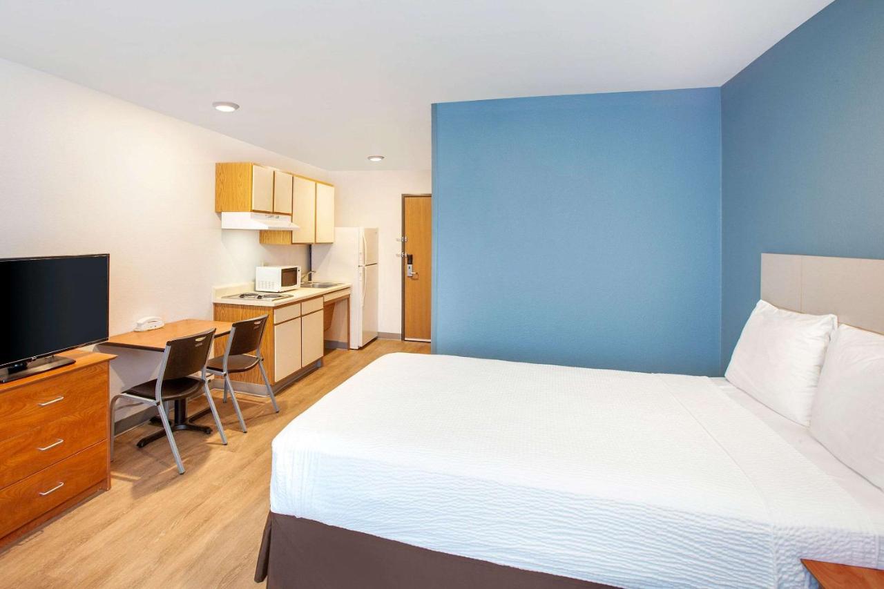 Double Room with Tub - Accessible/Non Smoking at WoodSpring Suites Pharr