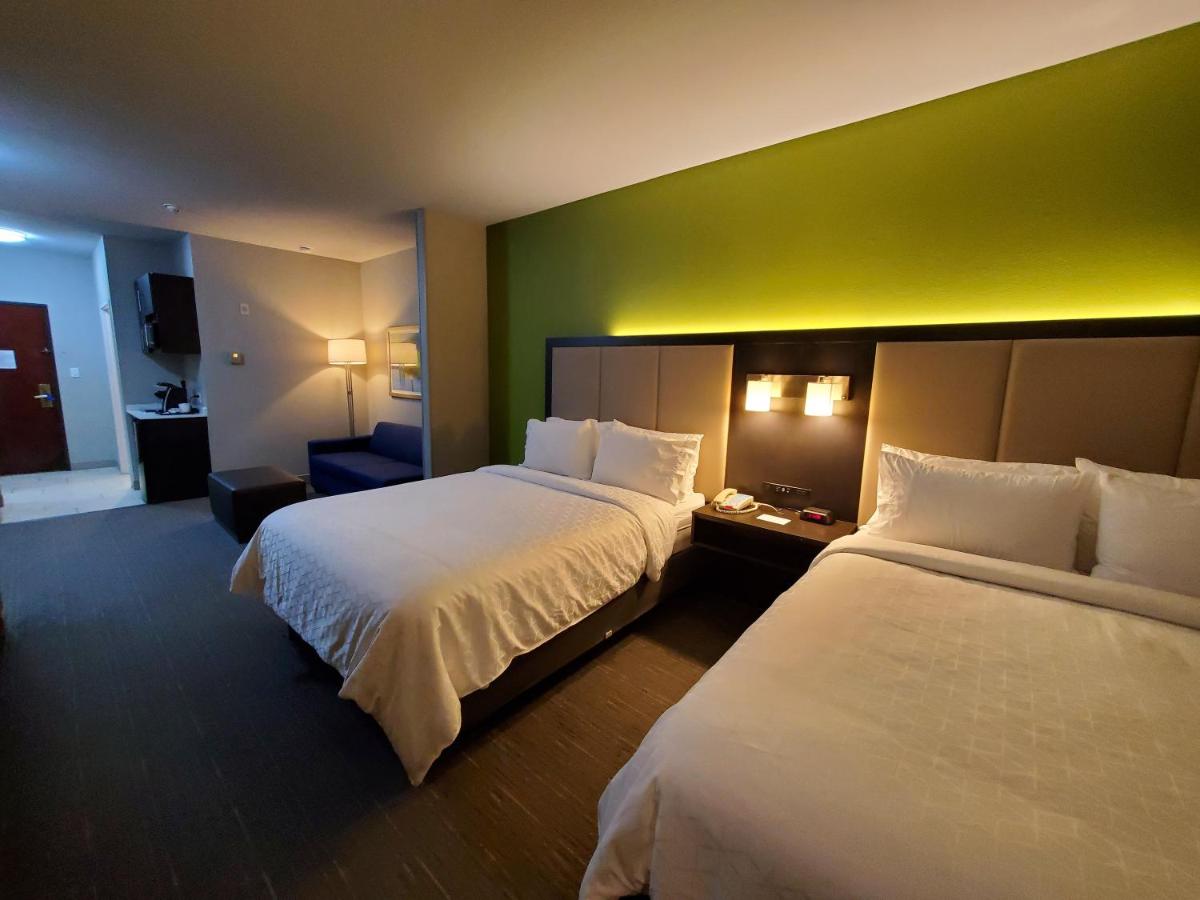 Queen Room with Two Queen Beds at Holiday Inn Express Hotel & Suites Pearland by IHG