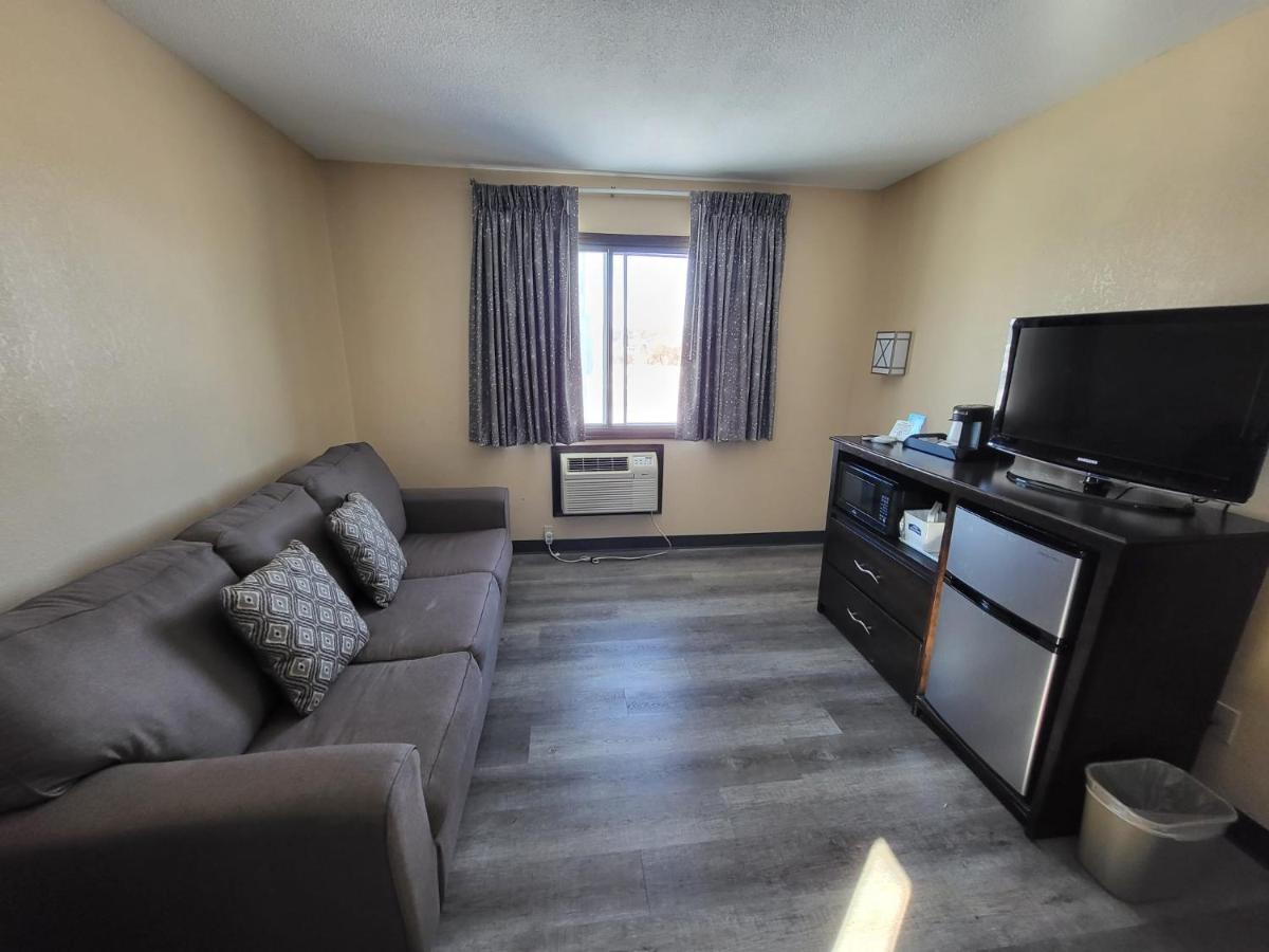 Deluxe Queen Room with Two Queen Beds - Non-Smoking at Howard Johnson by Wyndham Waterloo/Cedar Falls