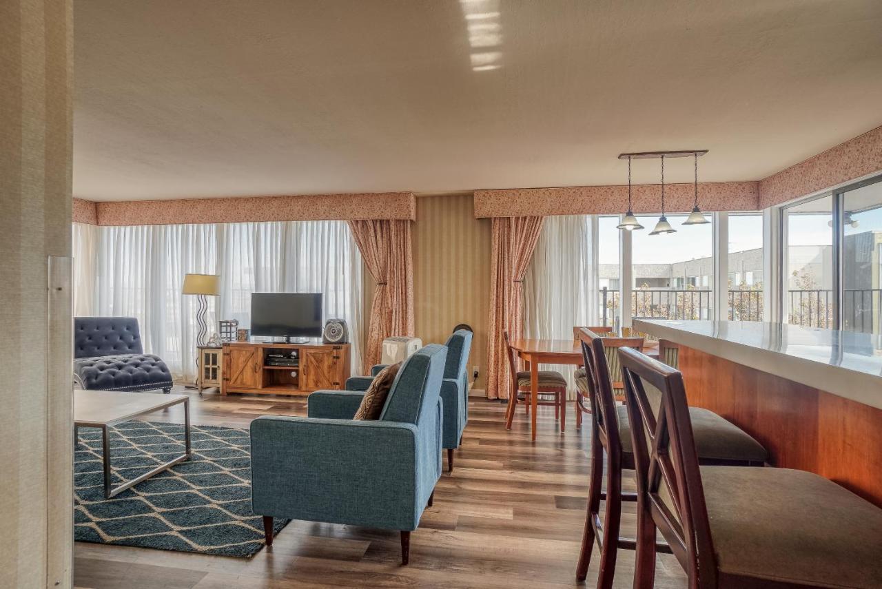 Penthouse Suite at Wharf Inn