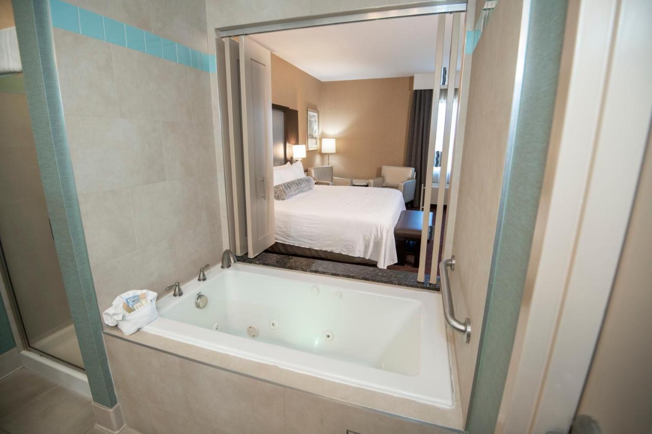 Deluxe King Suite at Win-River Resort & Casino