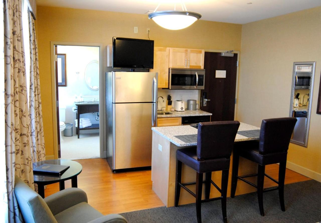 Deluxe Queen Studio at The Parker Inn & Suites