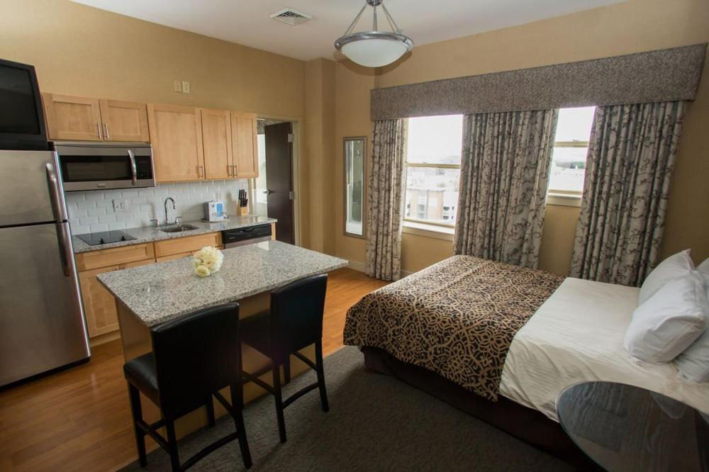 Deluxe Queen Studio at The Parker Inn & Suites