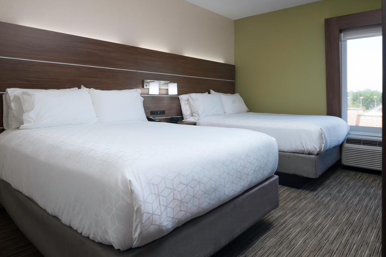 One-Bedroom Suite - Non-Smoking at Holiday Inn Express N.Myrtle Beach- Little River, an IHG Hotel