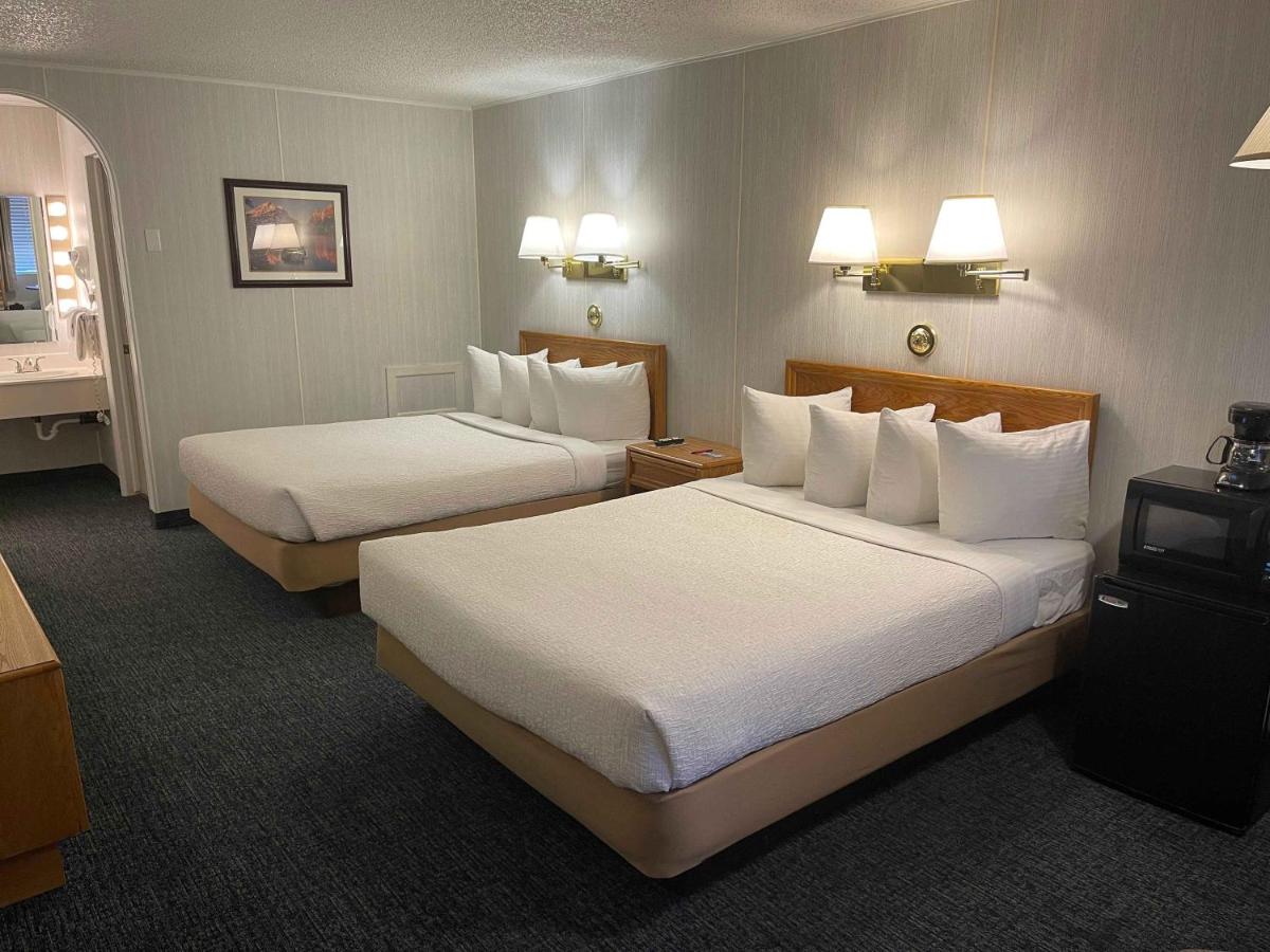 Standard Room with Two Queen Beds at Ranch Inn