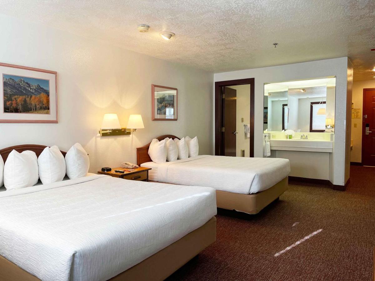 Tower Room with Two Queen Beds at Ranch Inn