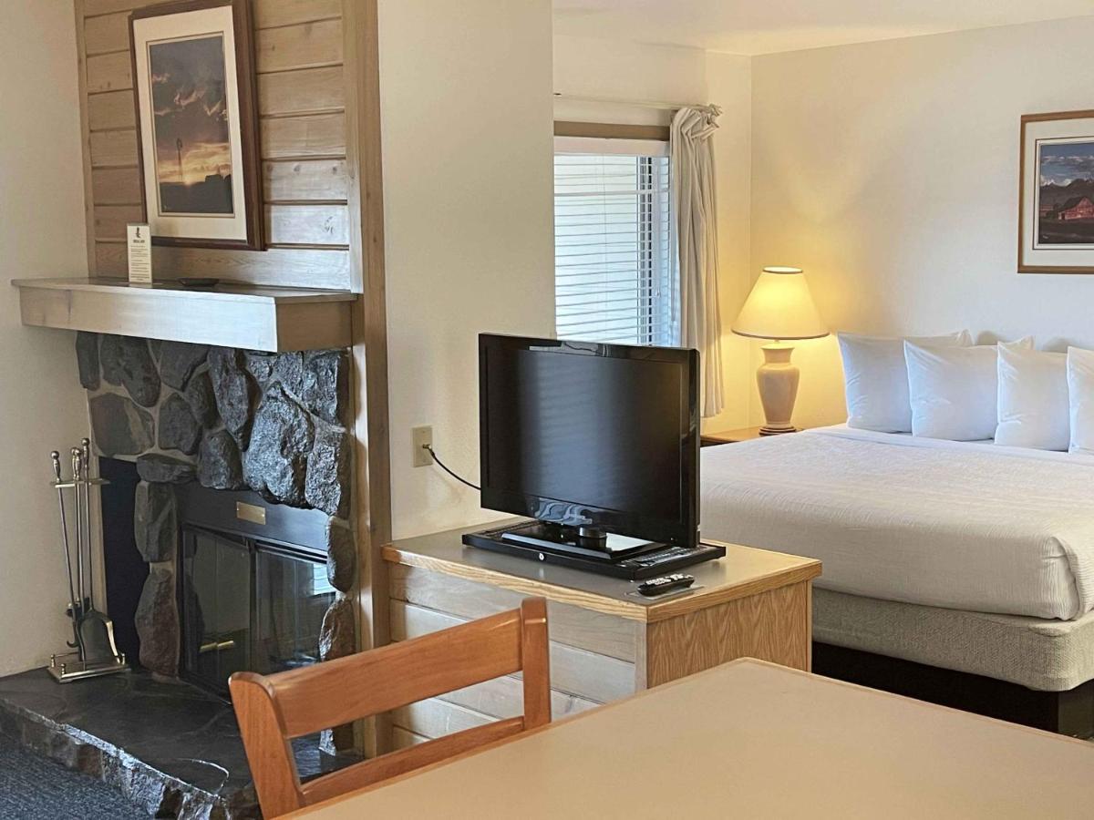 King Suite at Ranch Inn