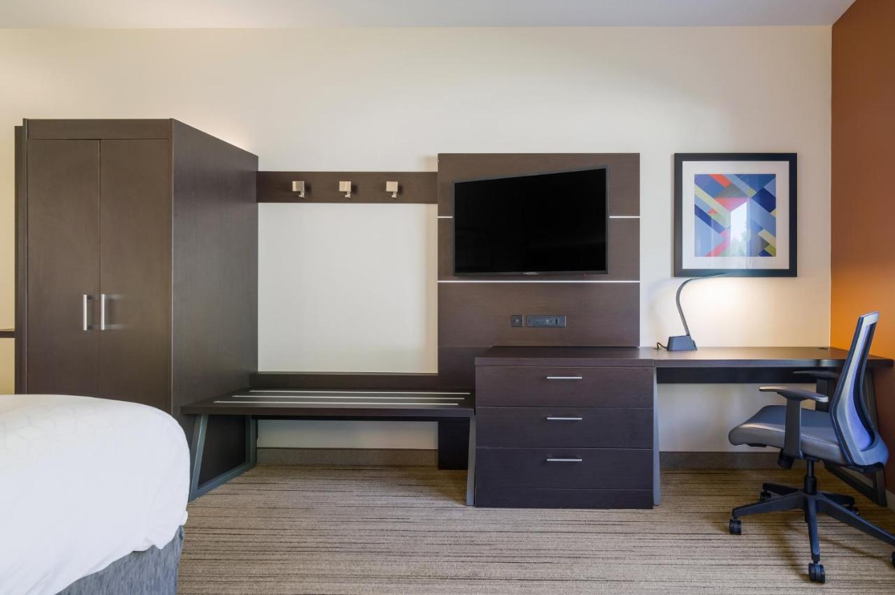 King Room - Non-Smoking at Holiday Inn Express Hotel & Suites Custer by IHG