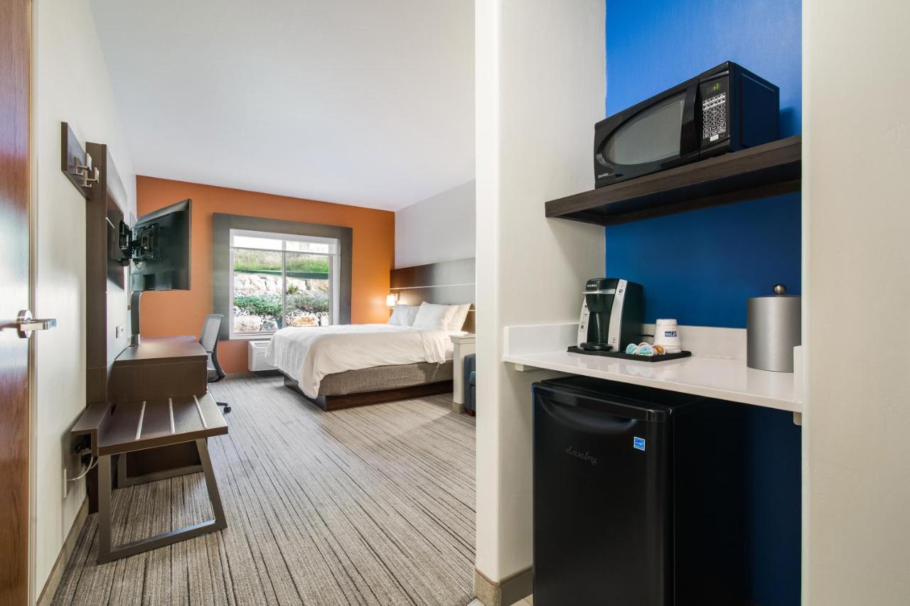 Suite - Non-Smoking at Holiday Inn Express Hotel & Suites Custer by IHG