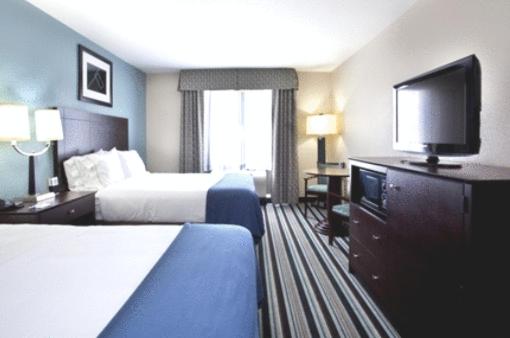 Double Room Hearing Accessible with Tub - Non-smoking at Holiday Inn Express Hotel & Suites, a Baton Rouge-Port Allen by IHG