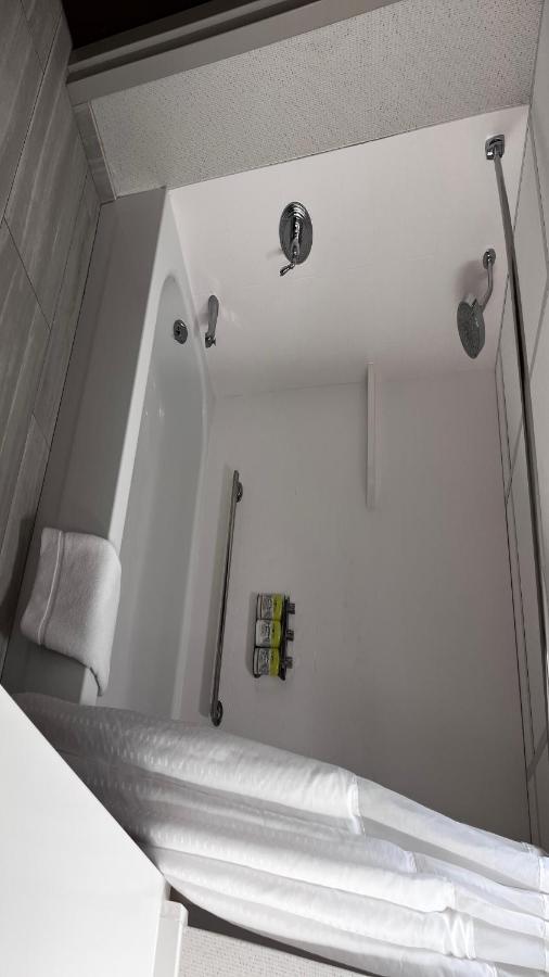 Queen Room with Two Queen Beds - Mobility Access Tub/Non-Smoking at Holiday Inn Express & Suites Williamsport by IHG