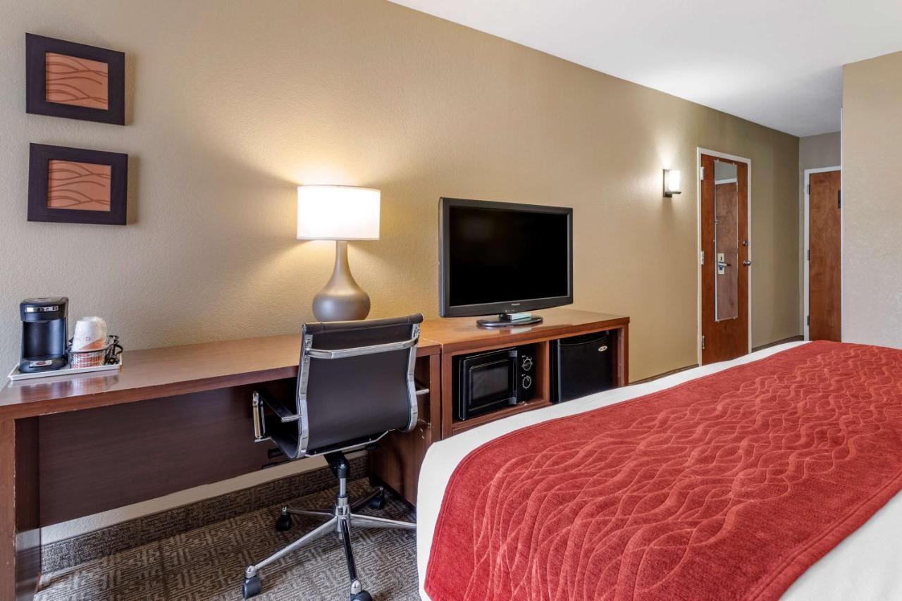 King Room - Non-Smoking at Comfort Inn Biltmore West