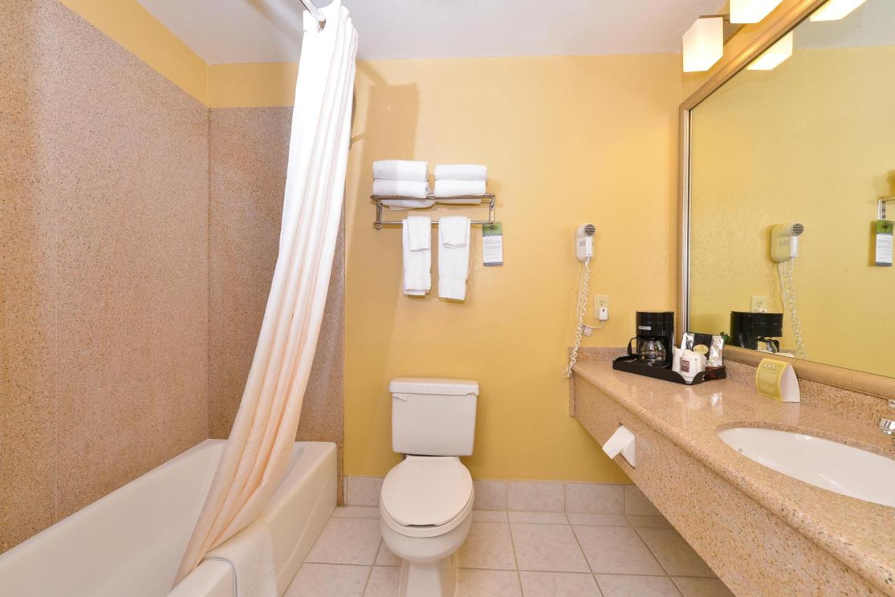 King Suite - Non-Smoking at Quality Suites Midland North Loop 250