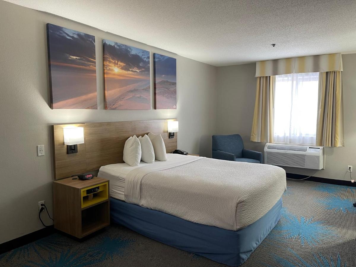 Queen Room - Disability Access/Non-Smoking at Days Inn by Wyndham Colby