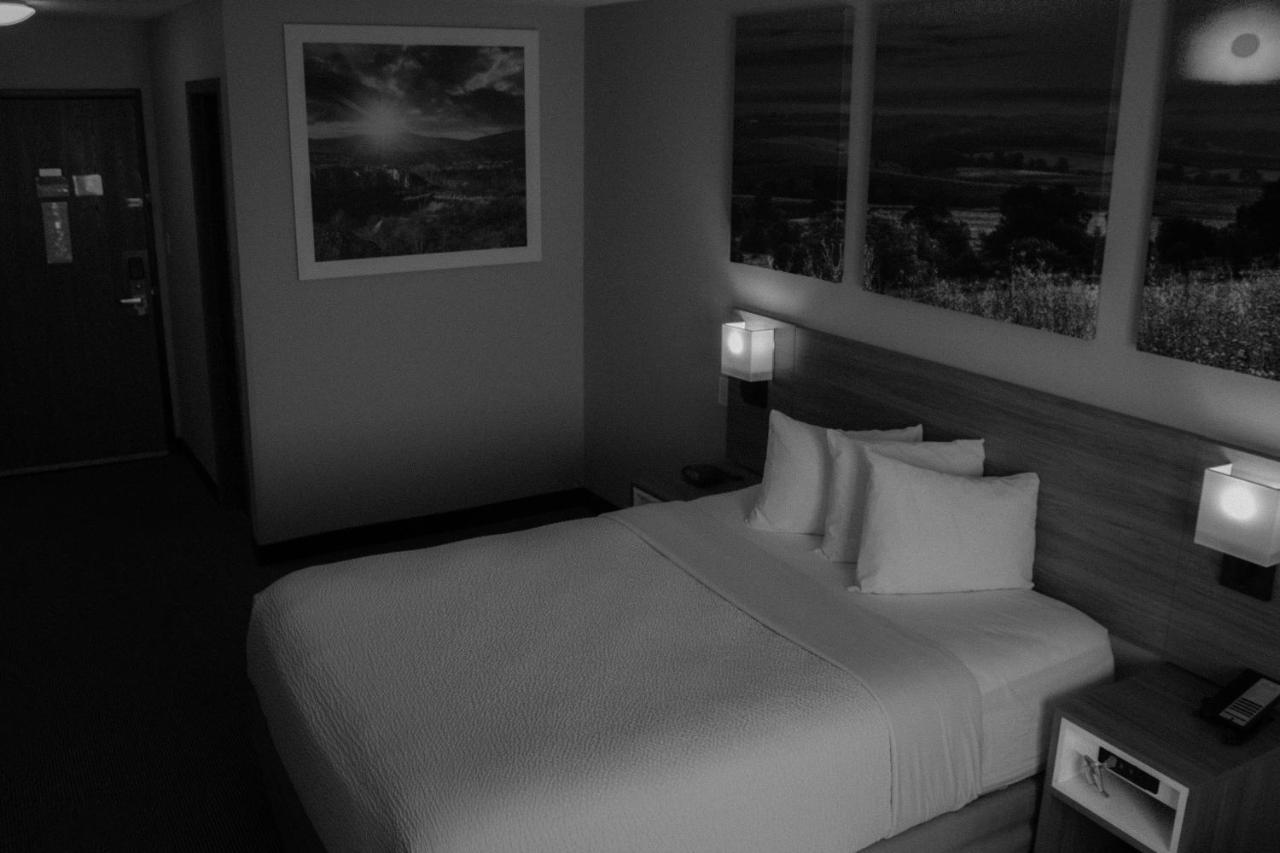 Queen Room - Non-Smoking at Days Inn by Wyndham Colby