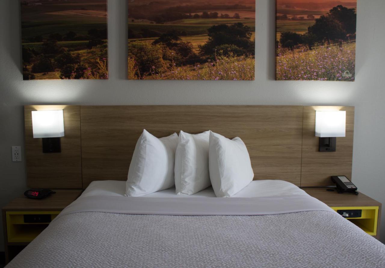 Queen Room - Non-Smoking at Days Inn by Wyndham Colby