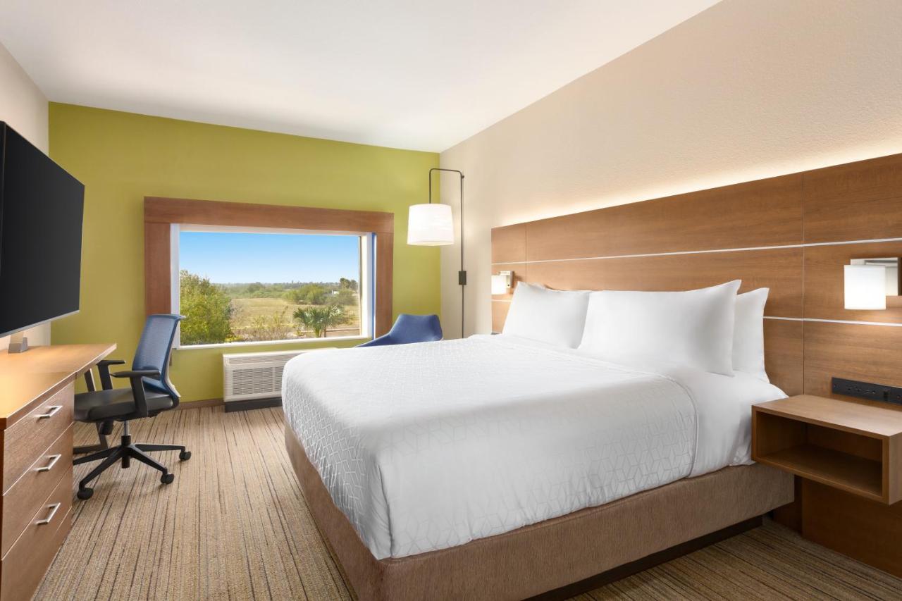 King Room - Mobility Access Roll in Shower/Non-Smoking at Holiday Inn Express Hotel & Suites Mission-McAllen Area, an IHG Hotel
