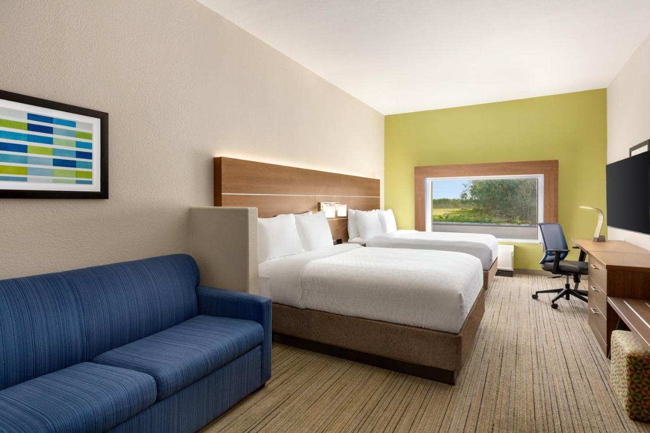 Executive Queen Suite - Non-Smoking at Holiday Inn Express Hotel & Suites Mission-McAllen Area, an IHG Hotel
