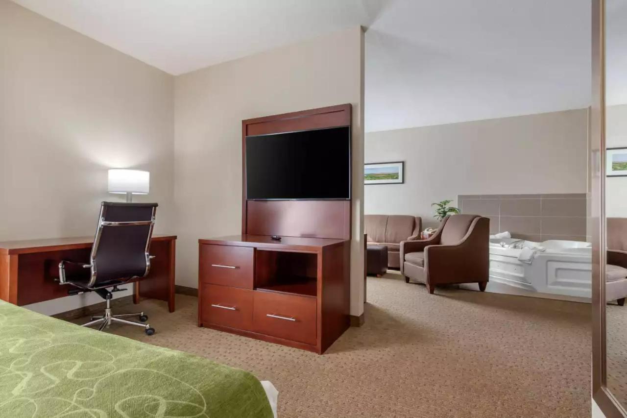 King Suite with Interior Corridor - Non-Smoking at Comfort Suites Omaha East-Council Bluffs