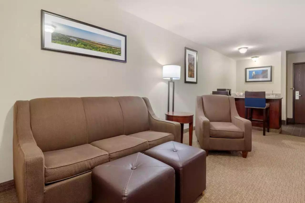 Superior King Suite - Non-Smoking/Interior Corridor at Comfort Suites Omaha East-Council Bluffs