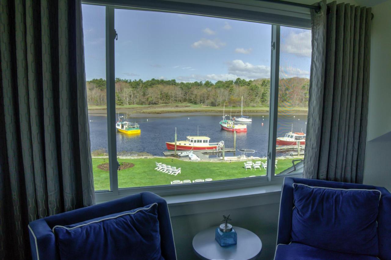 Deluxe King Room at Nonantum Resort