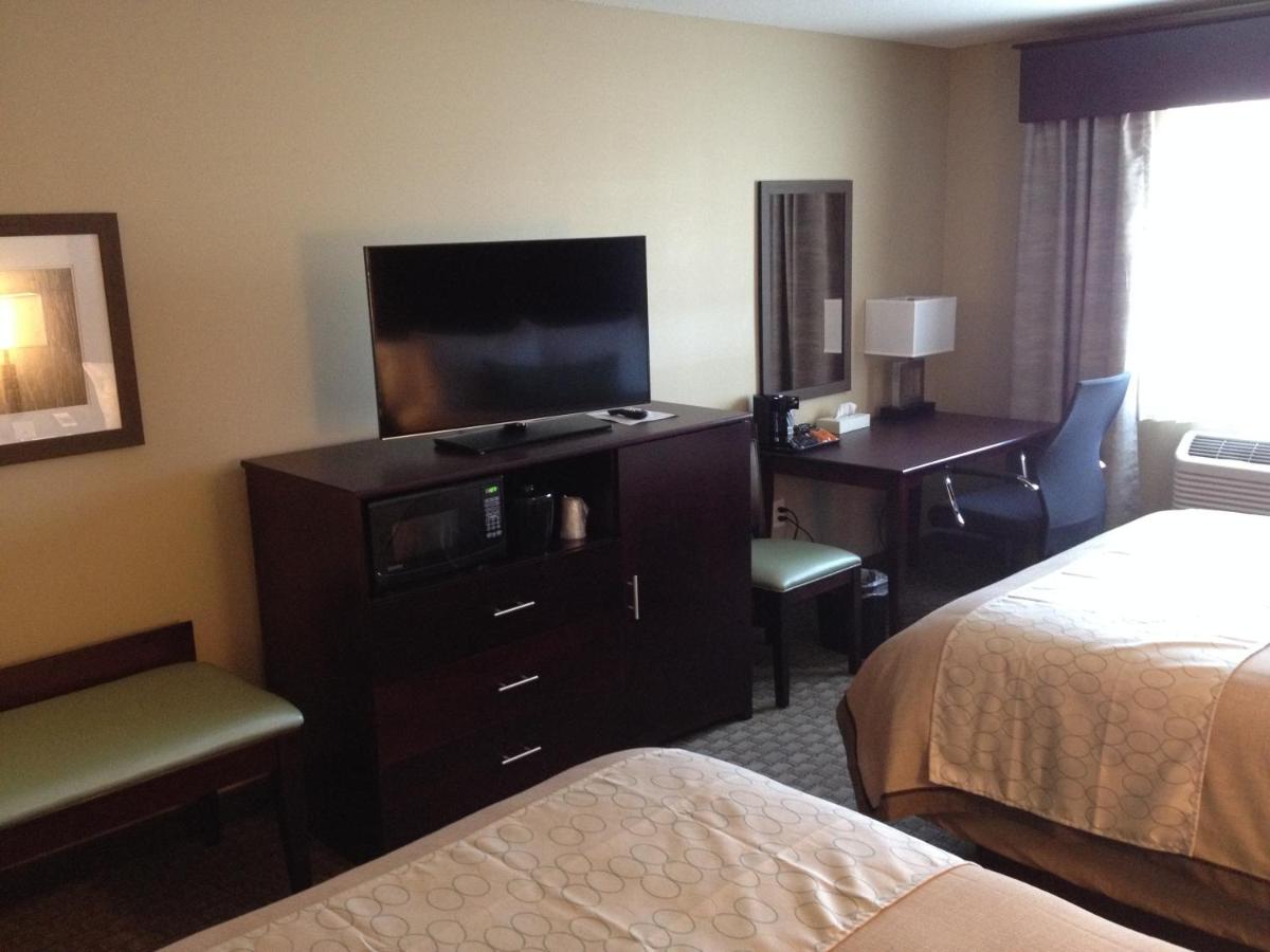 Standard Queen Room with Two Queen Beds at GrandStay Hotel & Suites
