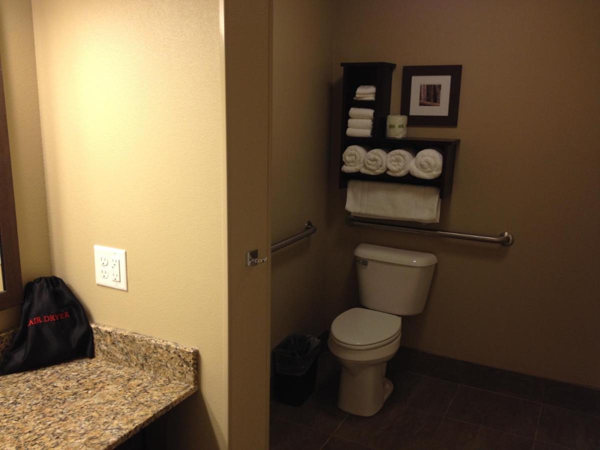 Queen Room - Disability Access at GrandStay Hotel & Suites