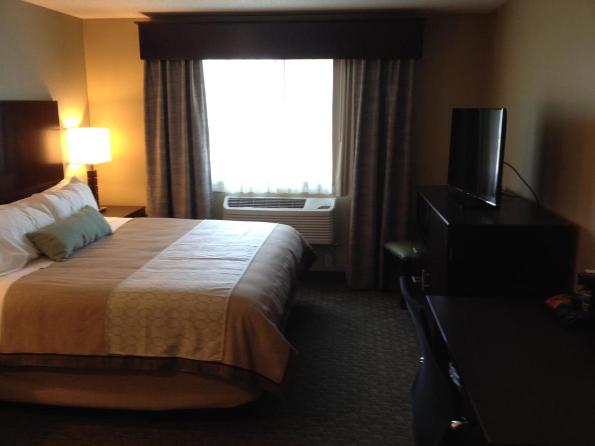 King Room at GrandStay Hotel & Suites