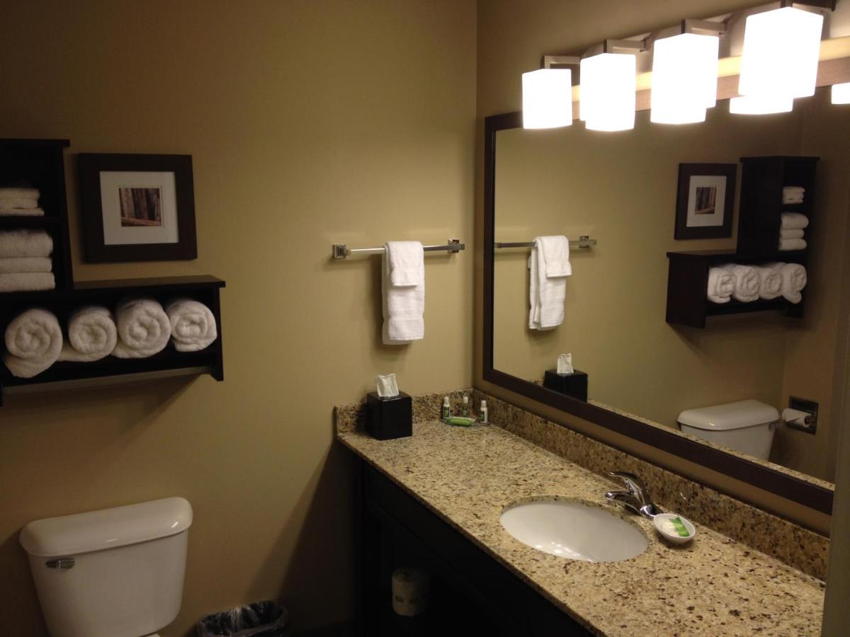 Standard Queen Room with Two Queen Beds at GrandStay Hotel & Suites