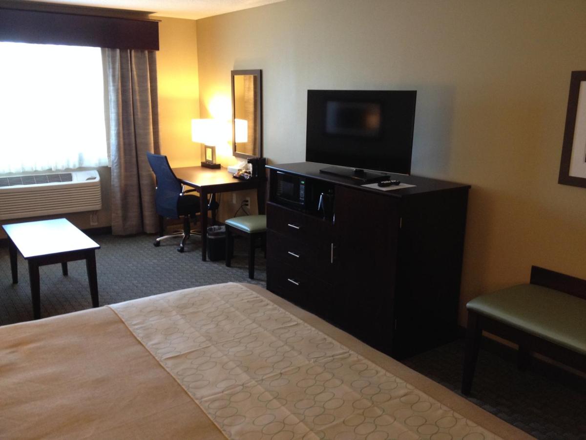 Deluxe King Room at GrandStay Hotel & Suites