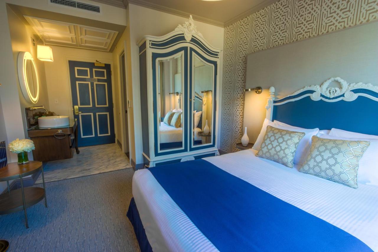 Deluxe Queen Room at Warwick San Francisco