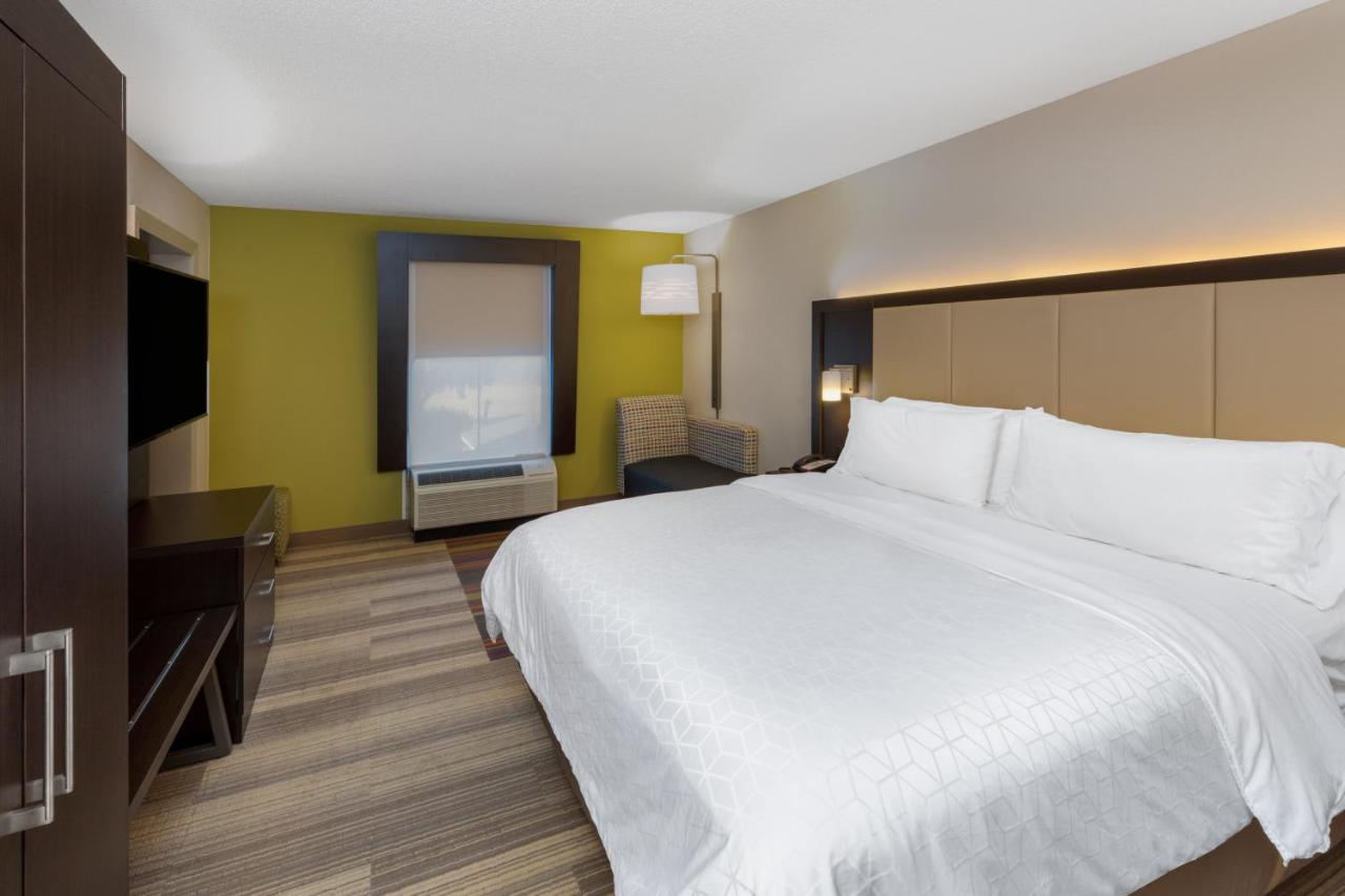 King Room - Non-Smoking at Holiday Inn Express Minden, an IHG Hotel