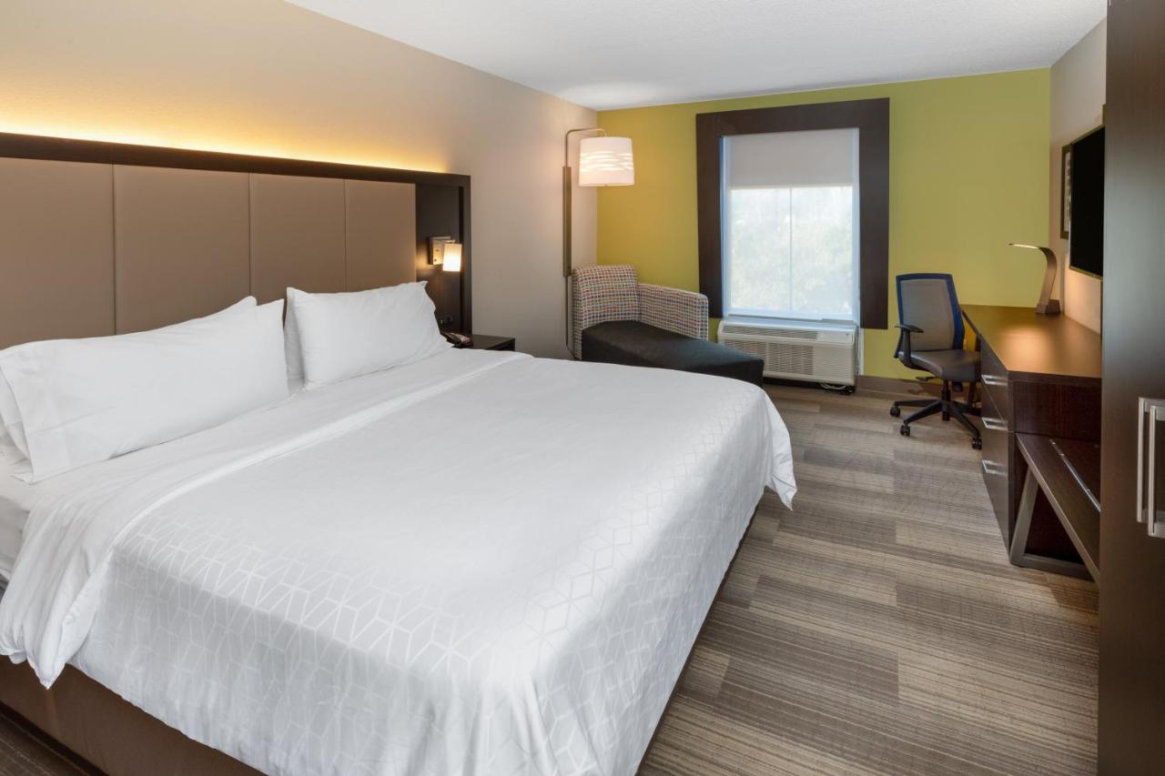 King Room - Non-Smoking at Holiday Inn Express Minden, an IHG Hotel