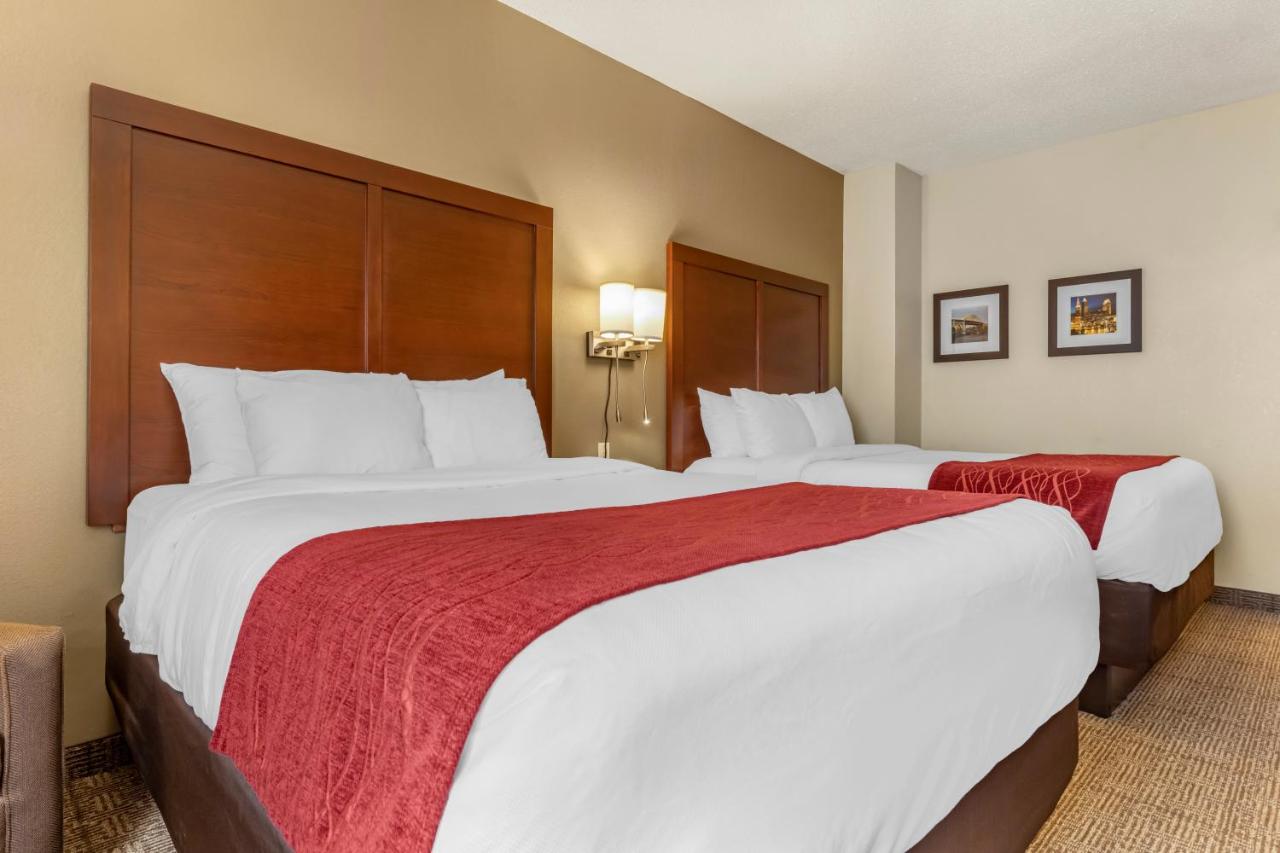 Queen Room with Two Queen Beds - Non-Smoking at Comfort Inn & Suites Streetsboro - Kent
