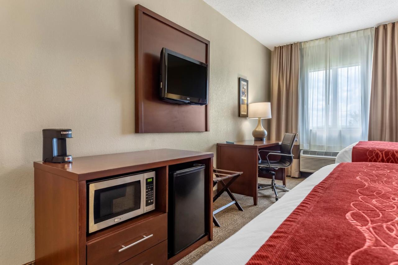 Queen Room with Two Queen Beds - Non-Smoking at Comfort Inn & Suites Streetsboro - Kent