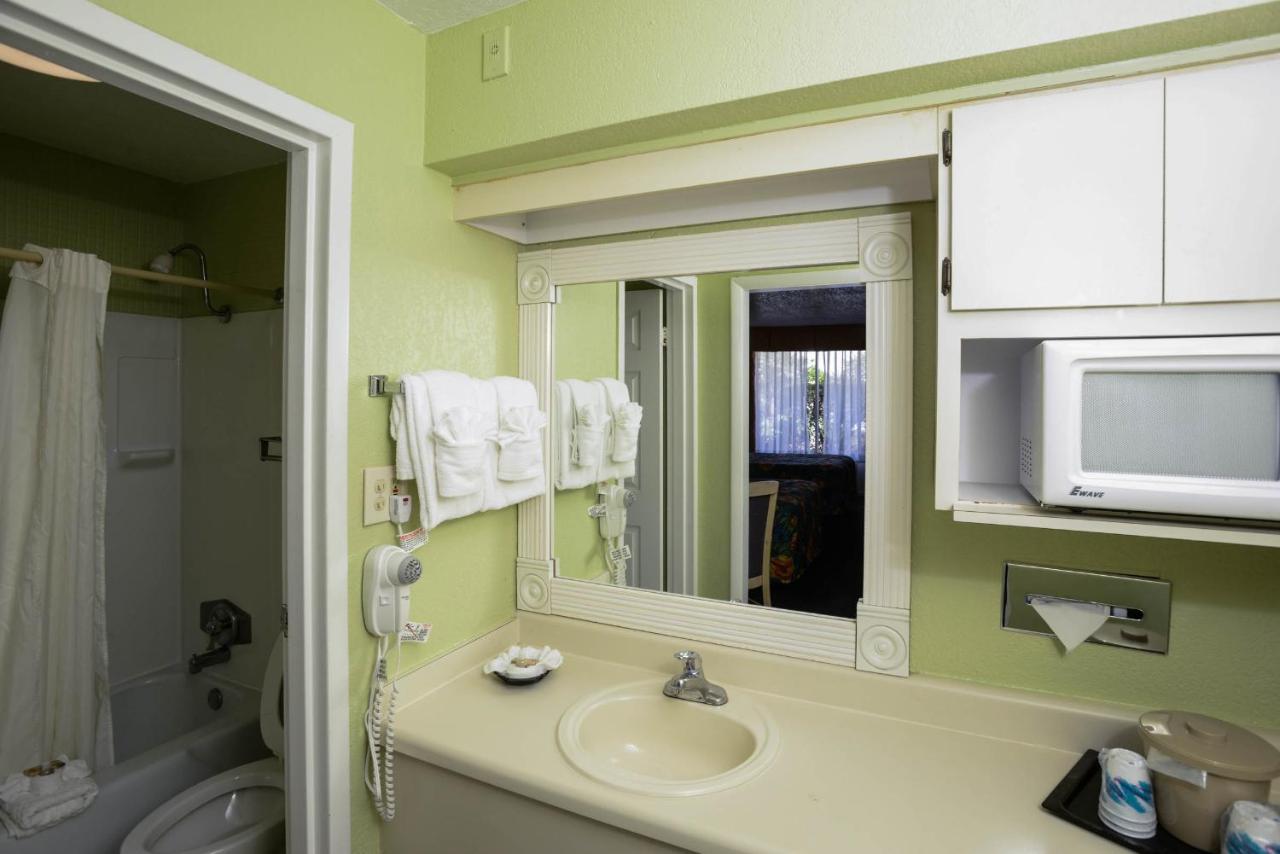 Two-Room Suite with Two Double Beds - Plus Murphy Bed at Seralago Hotel & Suites Main Gate East