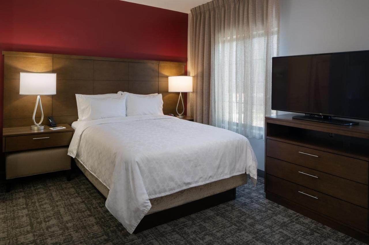 Studio Queen Suite - Non-Smoking at Staybridge Suites Phoenix - Biltmore Area, an IHG Hotel