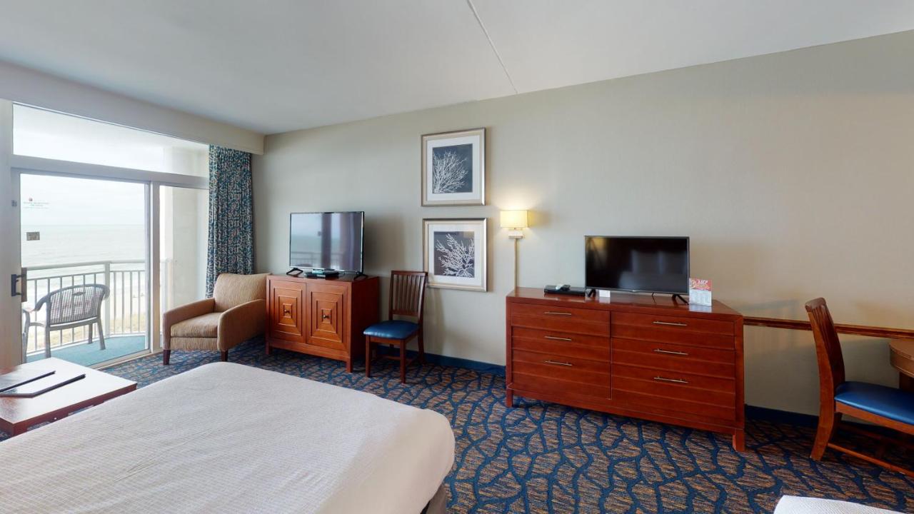 Oceanfront Deluxe Double Studio at Dunes Village Resort
