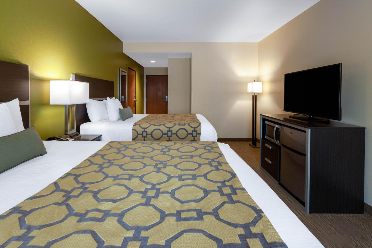 Queen Room with Two Queen Beds - Mobility Access/Non-Smoking at Baymont by Wyndham Beulah