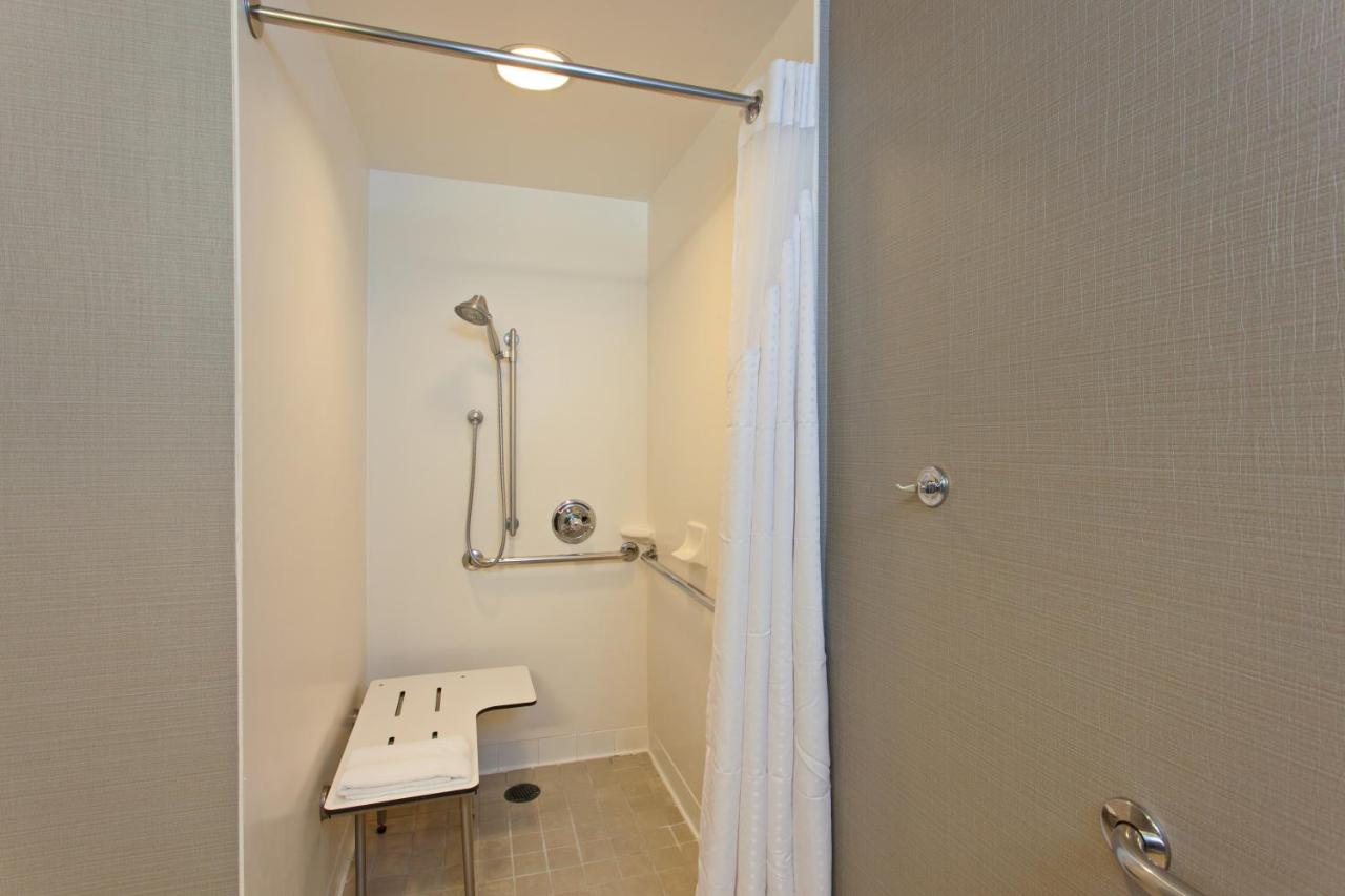 King Room - Mobility Access/Roll in Shower - Non-Smoking at Holiday Inn Express and Suites Fisherman's Wharf, an IHG Hotel