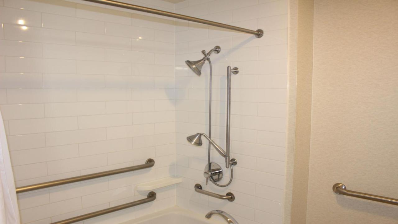 King Suite - Disability Access/Non-Smoking at Holiday Inn Express Hotel & Suites Berkeley by IHG
