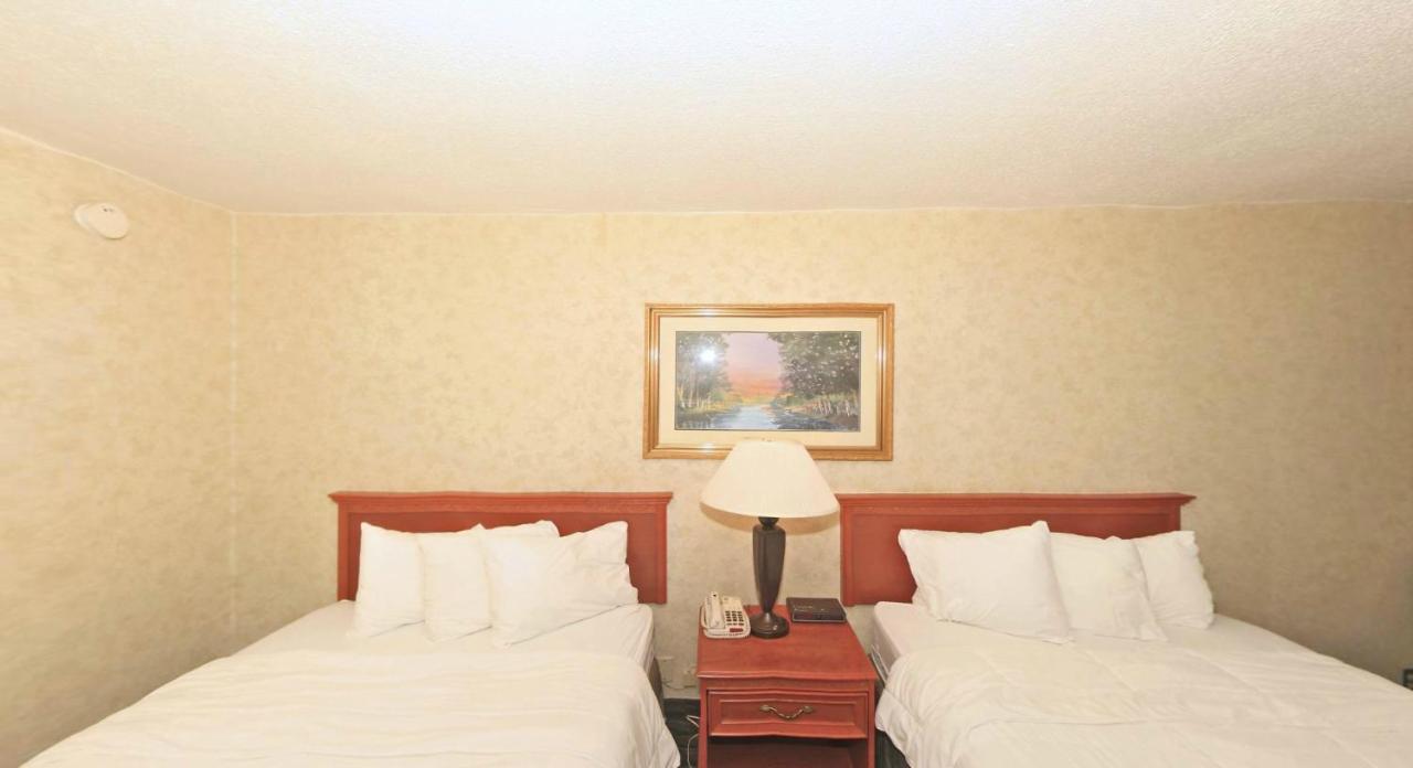 Double Room with Two Double Beds - Non-Smoking at Quality Inn