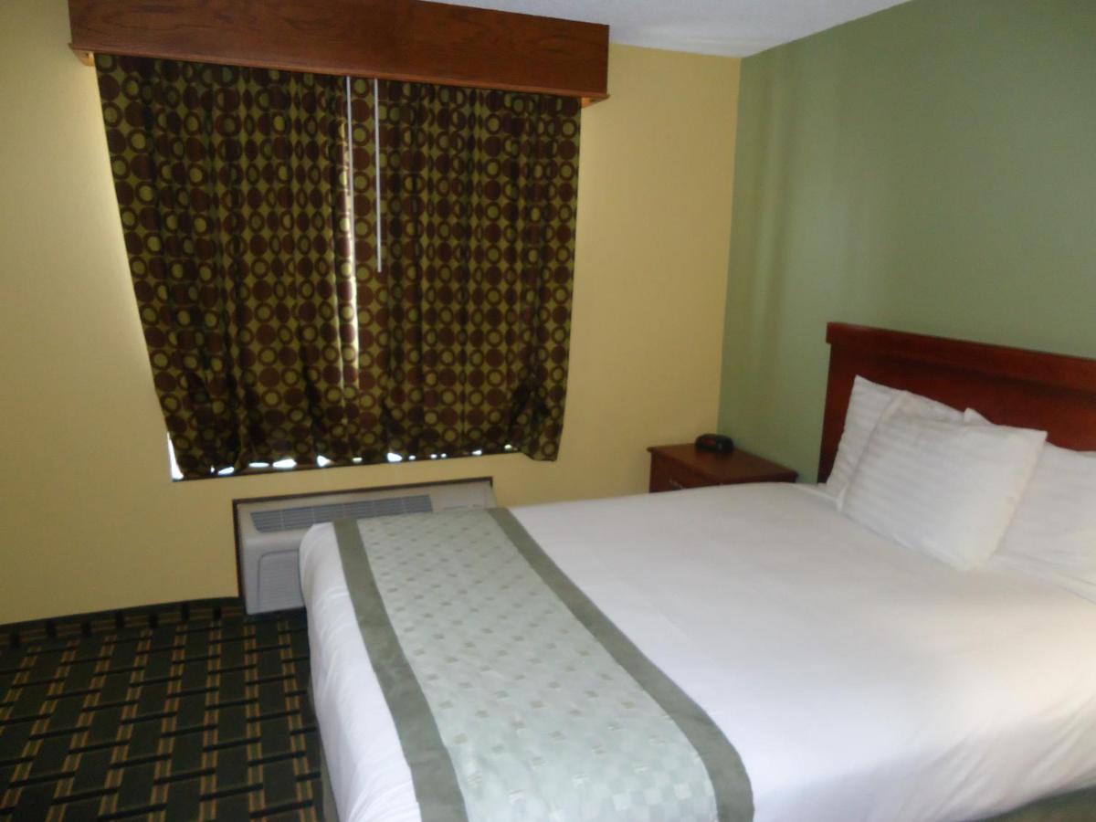  | Town House Extended Stay Hotel Downtown