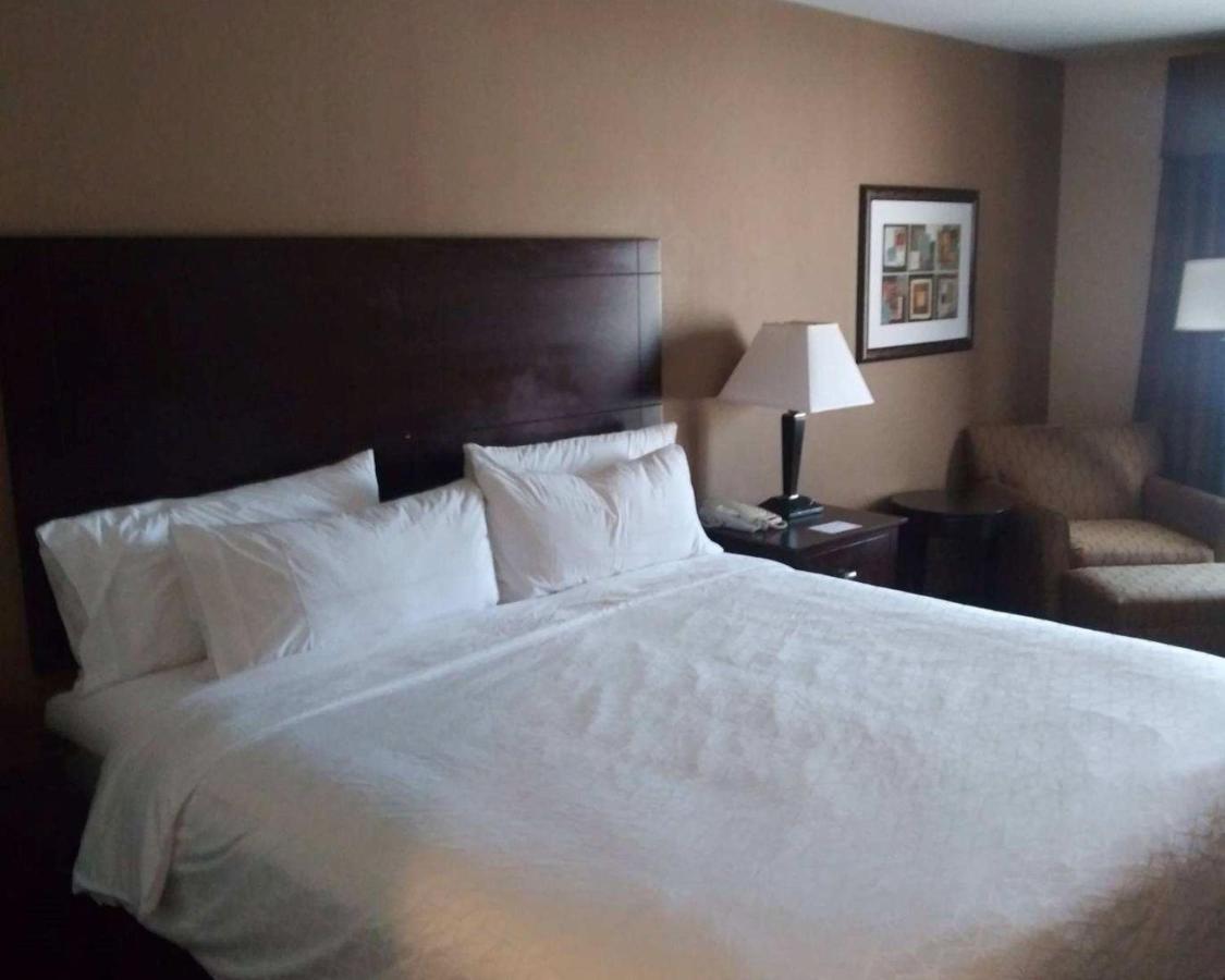 King Room at Holiday Inn Express & Suites Zanesville North by IHG